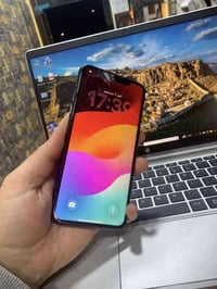 11 برو ماكس ذاكرة 256 بطارية 100  دبل سيم  مبدل شاشه وبطارية  280  077...