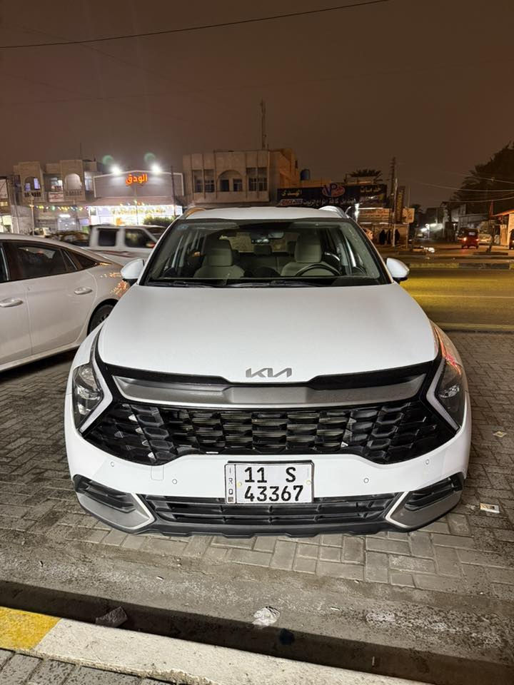 سبورتج 2023 خليجي
ماشية 60 الف كيلومتر
بيهة قطعتين بارد بلباب و4 اصابع بلجاملغ الامامي 
بدون فتحة سقف كشنات مخمل
السعر 215 $
للتواصل ***********
