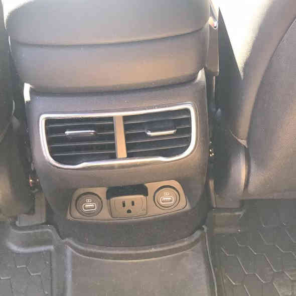 هونداي سنتافي كلكرافي 2023 وارد امريكي
السيارة اعلى فئة تجي بالسنتافي كلكرافي //  لون احمر مميز

صور حادثها منشوره 👇صبغ جاملغ امامي وربع بنيد فقط

بيها خصره بسيطه بلشاصي الايسر

رقم بغداد السنوية بأسمي

‏Engine:- 2.5/ 4 cylinder 🚀🚀 تيربو

فتحة سقف (بانوراما )

جميع كشنات السيارة كهرباء

داتشو امامية

كشن السايق خزن ميموري سيت

كشنات جلد + تدفئة تبريد + كشنات خلفية تدفئة

ستيرن تدفئة 

شاشة جبيرة كاربلي

كامرات 360  درجة

كامرات داخل الدشبول مع الاشارة 

رادارات امامية ، خلفية ،جانبية 

مانع تصادم خلفي وجانبي وامامي مع توقف ذاتي

مري شفط مع اشارات بالمري

تنبيه خروج مسار + قيادة ذاتية 

سستم صوت 12 سماعات بنظام Harman Kardon

لايتات امامية خلفية LED + لايتات امامية بنظام LED DRL

السيارة مزودة بنظام Blue Link Telematics

جنطة كهرباء 

حساسات امامية خلفية 

ويل كروم 19 انچ

سقف شامواه(كنتارا)

4 وضعيات قيادة 

تو ويل درايف    

  اوتو بارك (تتقدم وترجع بالبصمة)

شاحن وايرليس

بردات خلفية بلادية
خمس كامرات
السيارة ماشية 14500 mi على مشي امريكا 

السعر 👈

مكان السيارة : بغداد / حي الاعلام 

للاستفسار : ***********
