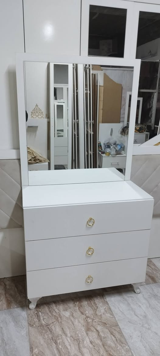 غرفة 6 ابواب 6 قطع 
للاستفسار ***********
