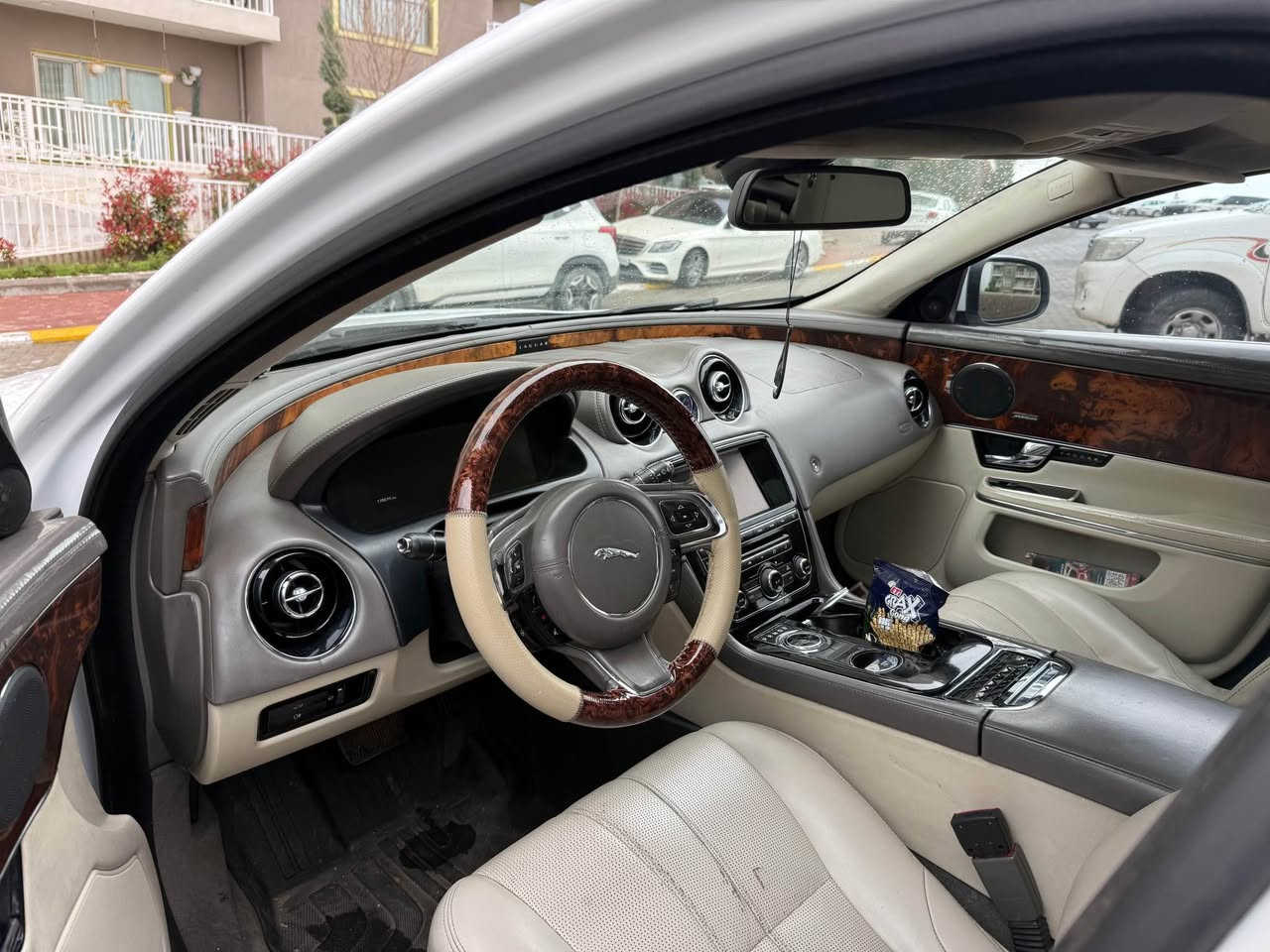 jaguar XJL 2013
بيع أو مراوس 
سيارة حيل نظيف مثل الشركة
بيع أو مراوس حسب القناعة
جاكوار XJL V6 - 2013
مكينة : 3000 سوبرجارج مرغوب
عدد الأميال:185 ألف كلمتر
سیارە فول مواسفات
ضرر: ما به أي ضربة بس باب سکن سبغ بدون دواخل

‎سيارة خليجية شركة سردار ضمان
گیر و مکینە بشرط
سیارة باسمي سنوية حتى 2024
رقم جديد  
و سيارة باسمي تحويل مباشر 
مکاني أربیل
ملاحظة / سيارة عليه غرامة 500$ نزل من سعر

***********
***
جاگوار XJL 
2013 
فرۆشتن یان گۆڕینەوە بە سەیارەیەک بە دڵم بێت
سەیارەکە لە سەر دەقی شەریکە ماوەتەوەV6
ماوەی ڕۆیشتن : ١٨٥هەزار کیلۆمەتر
بۆیاغ:دەرگای سەکن بی داخل
پستۆن: ٦ پستۆن
بزوێنەر: 3000 سوپەر چارج مەرغوب 
 
‎کامێرای دواوە - حەساس - گەرمکەرەوەی کوشن - سلاید - دیاریکرنی خێرایی - شاشە - کۆنترۆڵی پلەی گەرمی ئۆتۆماتیکی - ٦ پەڕەشووت - لایتی پێشەوەی زینۆن - لایتی پێشەوەی لید - کۆنتڕۆڵکردنی خزان - شاشەی داشبۆرد - ڕادار
سەیارەکە ڕادارە فول فول مواسەفاتە 
 شەریکەی سەردارە خەلیجیە 
زۆر لۆکە 
گێڕ و مەکینەی بە شەرت بەناو کردن بە شەرت بە ناوی خۆمە سەنەوی بەسەر چوەو رەقەم نویە 
تيبينى سياره كه 500$ غرامه ى له سه ره 
***********
گەر کڕیار نیت لە کاتم مەگەرەو نرخ تاقی مەکەروە السليمانية, العراق
