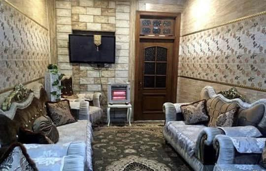 دار للبيع. 
الموقع الشعب التجار العقاري الأولى قرب فلكه بلقيس 
بفرع جامع النذير البشير 
مساحه الدار 119 
واجهه 3.40 م نزال 35
مدخل واحد طابق اول كراج سياره وحديقة صغيره 
استقبال + هول + مطبخ + خدمات + غرفه 
طابق ثاني غرفه وحولي وسطح غرفه سندويج بل سطح 
سنه البناء 2019-2020

للتواصل *********** واتساب واتصال 
او مراسله
