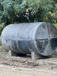 فرۆشتن تەنکی ٥هەزار لیترە بێعەیبە شوینکەلار ٢٥٠هەزار 07701993200