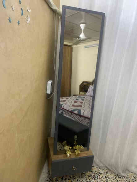 غرفه نوم تركي درجة اولى 10قطع جديدة جدا بدون شخط سرير خزانه كنتور 6 وملحق العنوان بغداد السعر 900  الاتصال ***********
