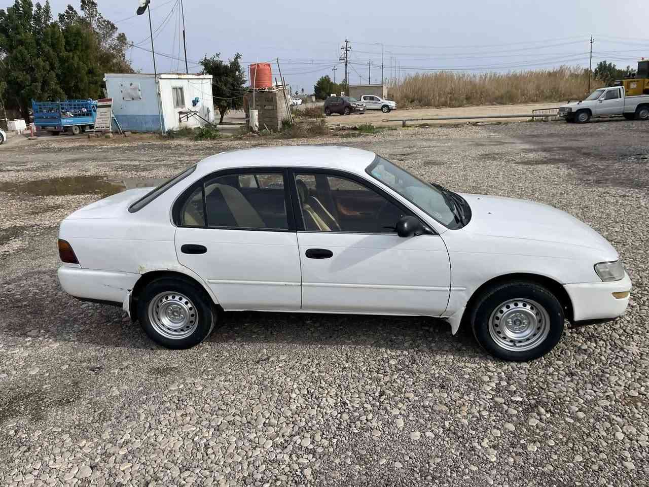 سلام عليكم للبيع كورله موديل ١٩٩٢ رقم واسط السنويه ٢٧ مشروع وطني شرط تحويل مكفوله من من اي عيب شرعي تخم تاير حداديه جديده كهربائيات كله شغاله  مكينه ١٨٠٠ كير عادي ٥نمر  السعر ٥٠ وبيهه مجال للطيبين العنوان كوت دجيلي رقم ***********
