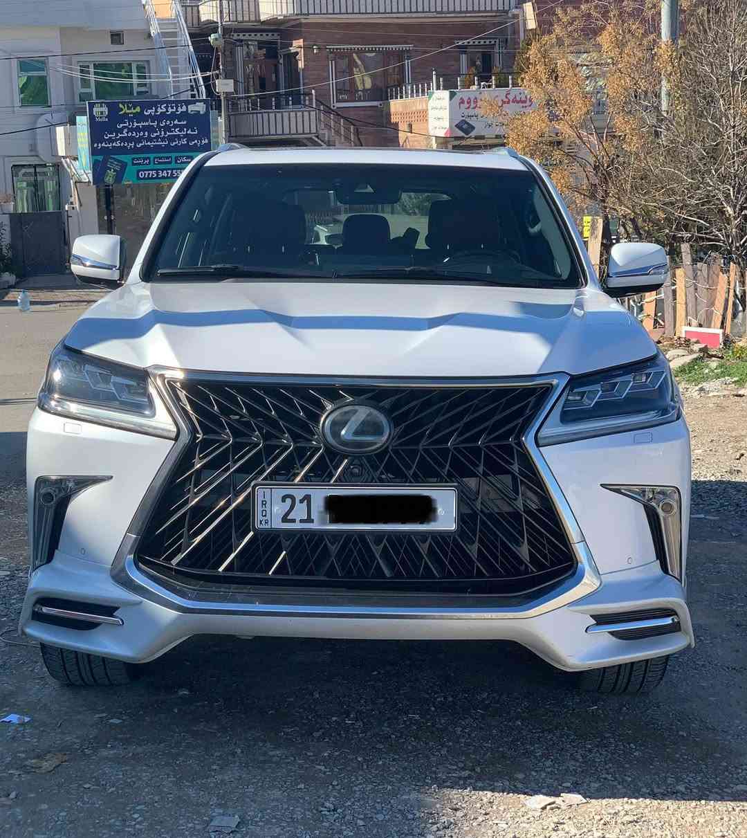 Lexus 2018 LX full 

بسم الله الرحمن الرحيم

.. گیڕ و مکینە كارەبای بەشەرت  .. مکینە  8 بستۆن حجم 5,7  …. فول فول مواسەفاتە 1/1 ناو سور … سەیارەیەکی زۆرجوان و خاوێن و بێ مەسرەفە ژوورەوەو دەرەوەی  زۆر  تازەية… سەیارەكە ٢ بست  زۆر بچوك بۆیاخە بي ناوەکرتن. 
 -ماوەی رۆشتوو:  ١٢٢  کم 
- فول فول مواسەفات دەرەجە 1

***********
*********** السليمانية, العراق
