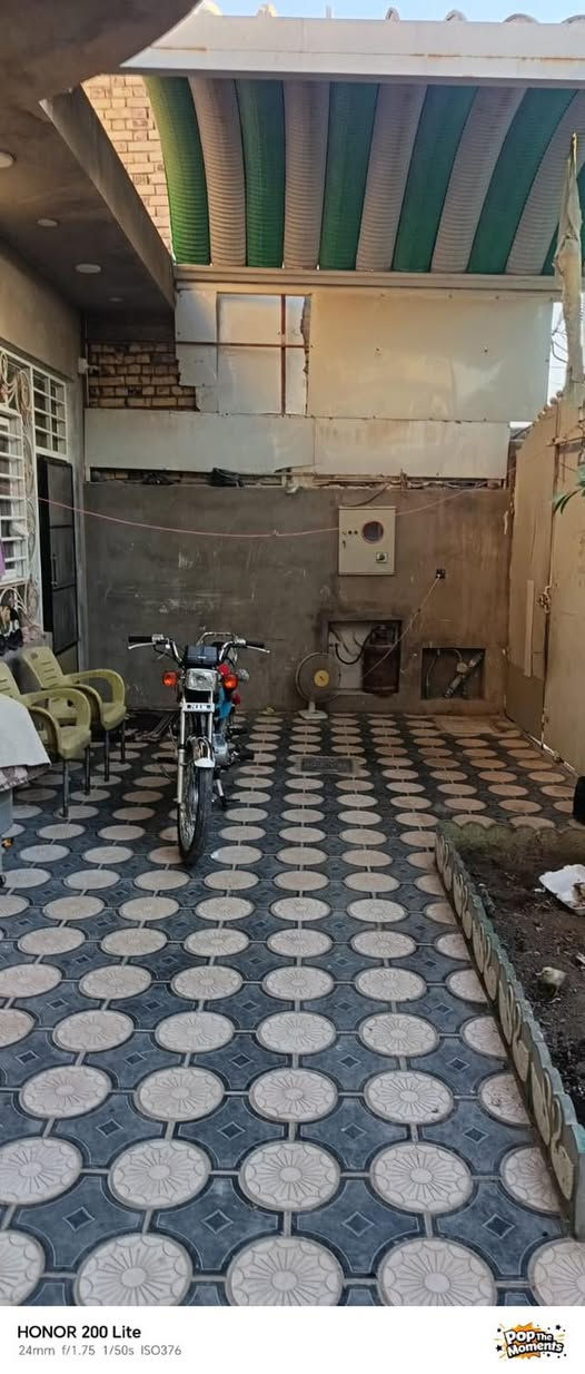 بيت بمنطقة السهيليه ( الجماعه) 160متر
خلف الاقسام الداخلية 
مساحة 160م
بناء درجة اولى مالتي جناي تجي وتشوف بعي
شارع 8 متر مقرنص
مطبخ 
صاله
مكشوفة
حمام خارجي 
حمام داخلي
غرفة طابق ارضي وغرفة فوك
تشاريف مترين
بناء صب كونكريت مسلح
طابوك معمل
واذا تريده ويه الاثاث 
السعر 135 بي مجال بلخدمة
*********** للاستفسار اكثر برسم الخدمة
