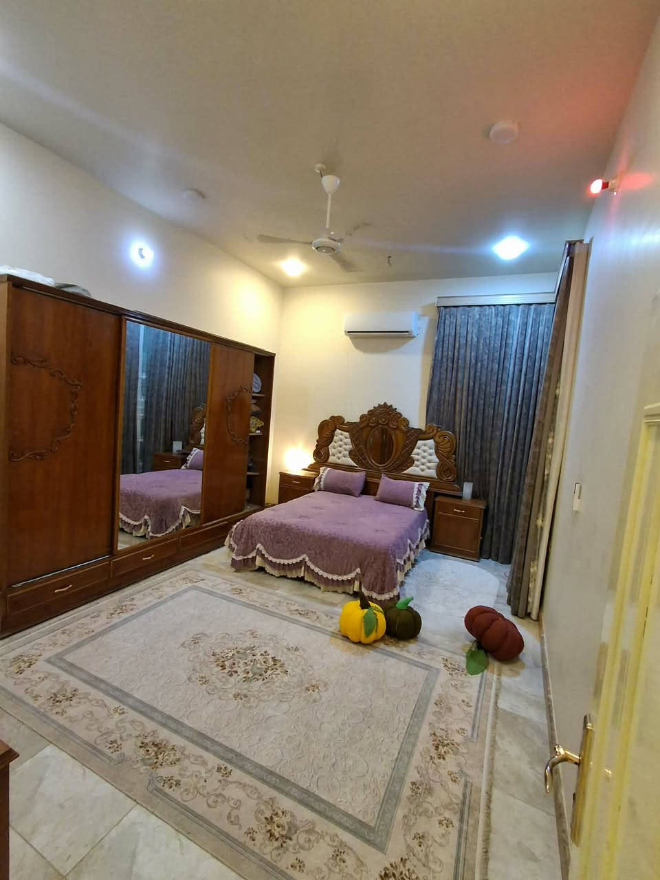 غرفة تسكام ثقيل بيبان سلايت نظافة 90بالمية  السعر مليون 700


**إذا كنت صاحب هذا الإعلان وتريد حذفه لأي سبب، رجاءا أرسل رسالة إلى الدعم الفني**