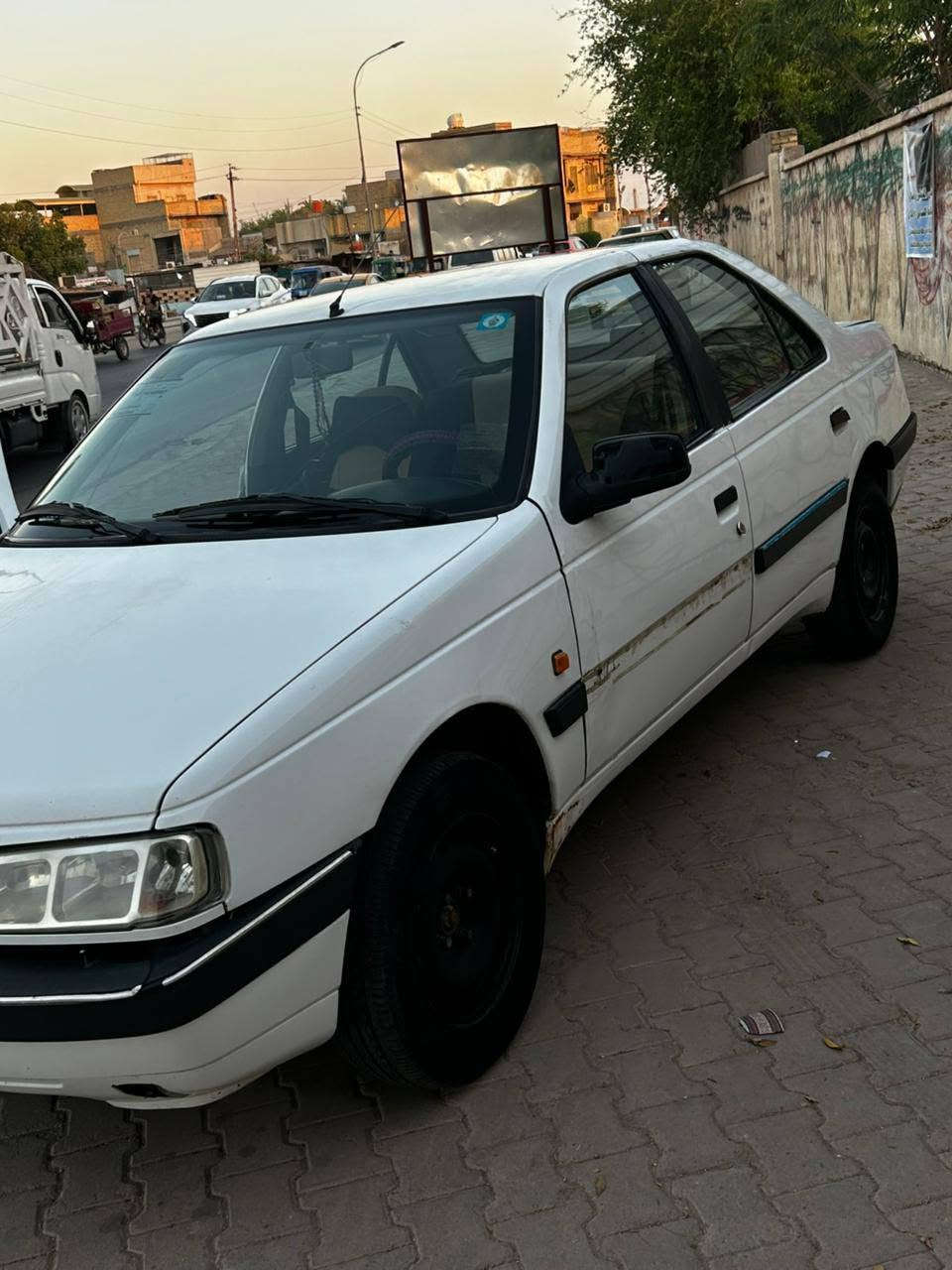 السلام عليكم بيجو موديل 12 كير مكينه فرنسي مكفولات سياره  خير من الله  تبريد شغال ...***********

