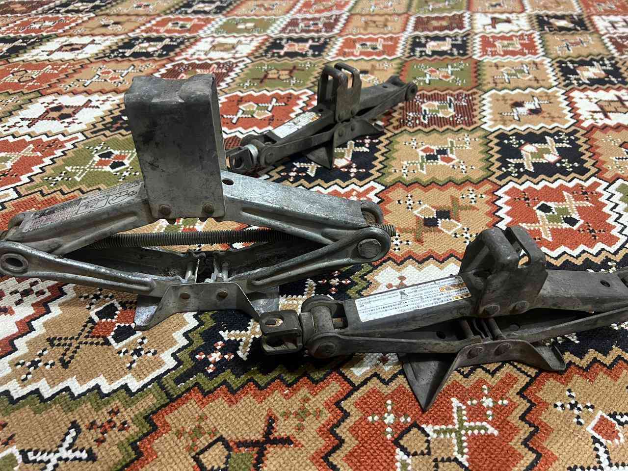 سلام عليكم جكات البيع
سعر 10وا بي مجل الشراي 
ال عداد خير من الله
