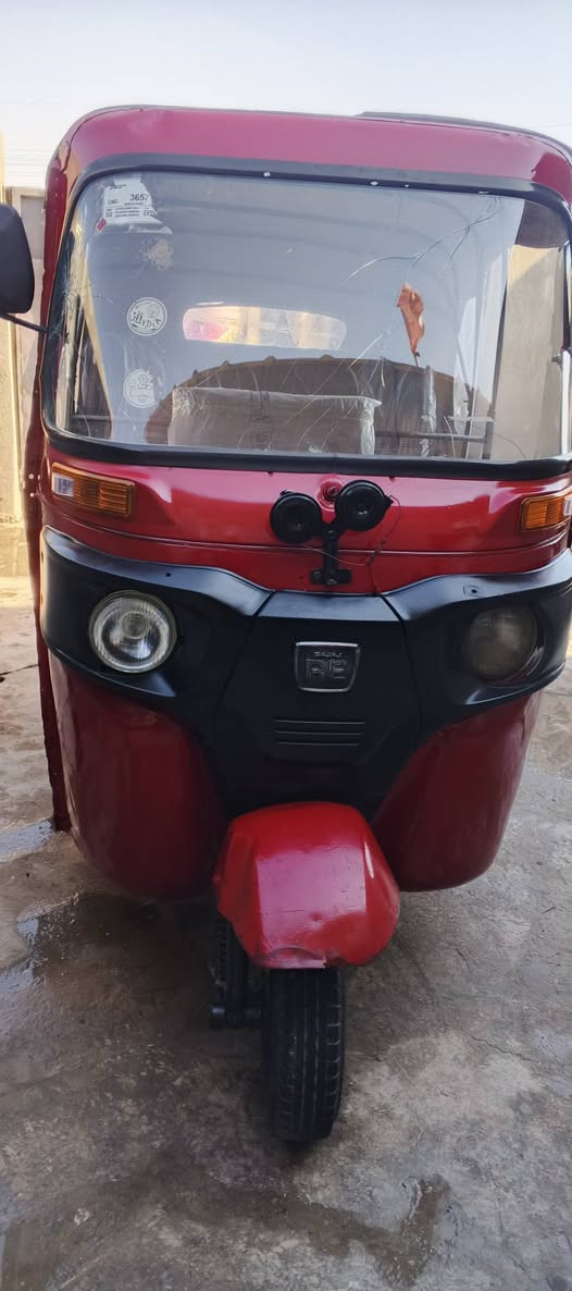 السلام عليكم اخوان تكتك مديل 16اوراق اصوليه شرط للترقيم تكتك كلها معمره مصبوغة عام مكينه 20 العنوان واسط السعر 3200 وبيها مجال حق الجيه *********** الشراي يتصل
