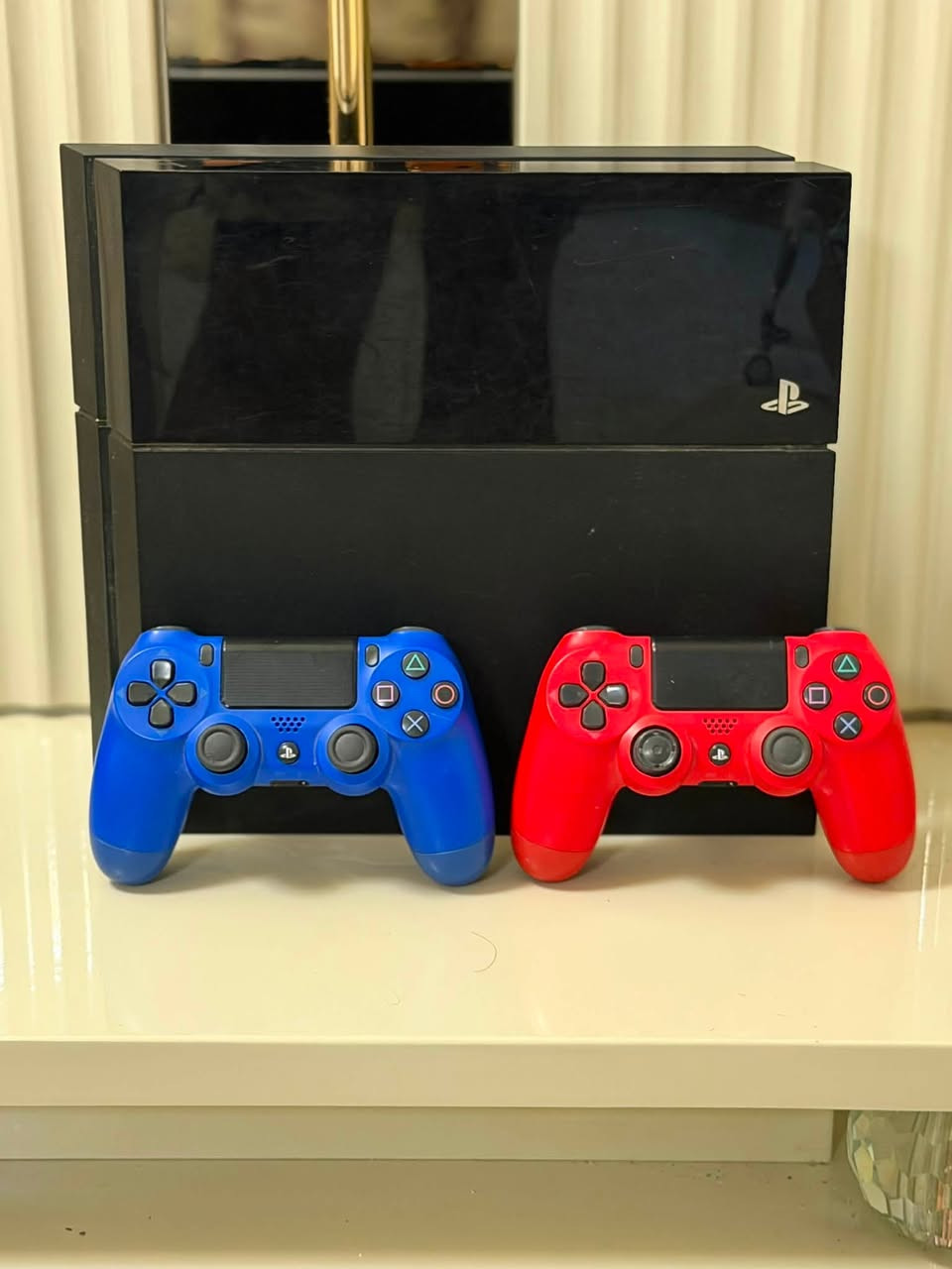 بورتل نسخة 30 سنة مستخدم مرة وحدة فقط 400 الف  وبلي 4 فات نظام 13.4 مع لعبة gta v للبيع 150 الف الاجهزة نضافه عالية ❤️ وهذا رقمي للاستفسار *********** عنواني بغداد سيدية
