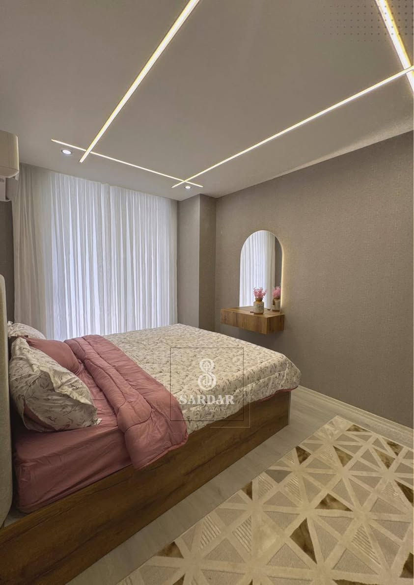 شقة #استثماریة #للبیع
مؤجرة ب $1000 كل شهرین مقدمة
غرفة و صالة ، مساحة 80 متر 
طابق 10، علی الحدیقە
مجمع سکنی لالاف ایربورت 
اربیل _ مربع ذهبی _ مقابل مطار
التواصل 0750 444 7409 
او  ***********
