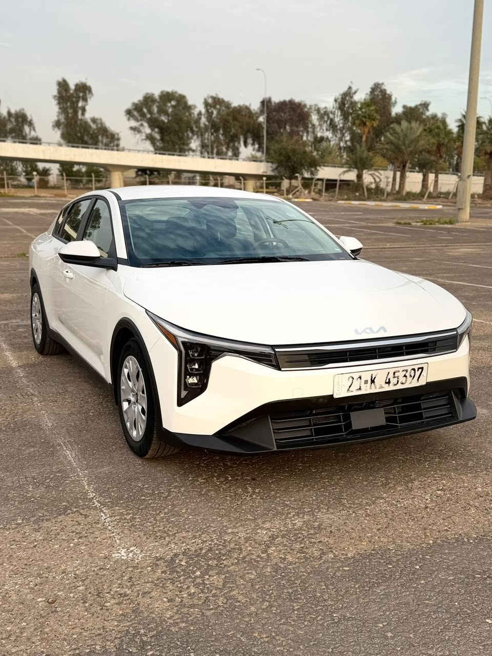 السلام عليكم 
للبيع KIA K4 وارد كندي 
الموديل 2025 
فئة LX 
المواصفات
بصمه و تشغلين عن بعدد
رادار و تحديد مسار و سياقة ذاتية 
مقاعد امامية تدفئه 
اوتو هولد و هند بربيك بصمه 
السيارة زيرو مماشية الف فقط 
ترقيم جديد قبل يومين
رقم سليمانية باسمي 
تريد وكاله تريد تحويل 
الحادث 
جاملغ خلفي صبغ فقط 
بدون ايرباك 
و صور حادثها موجوده ضمن الصور 
مكان السيارة بغداد زيونه 
للاستفسار و تفاصيل اكثر الاتصال او واتساب
***********
