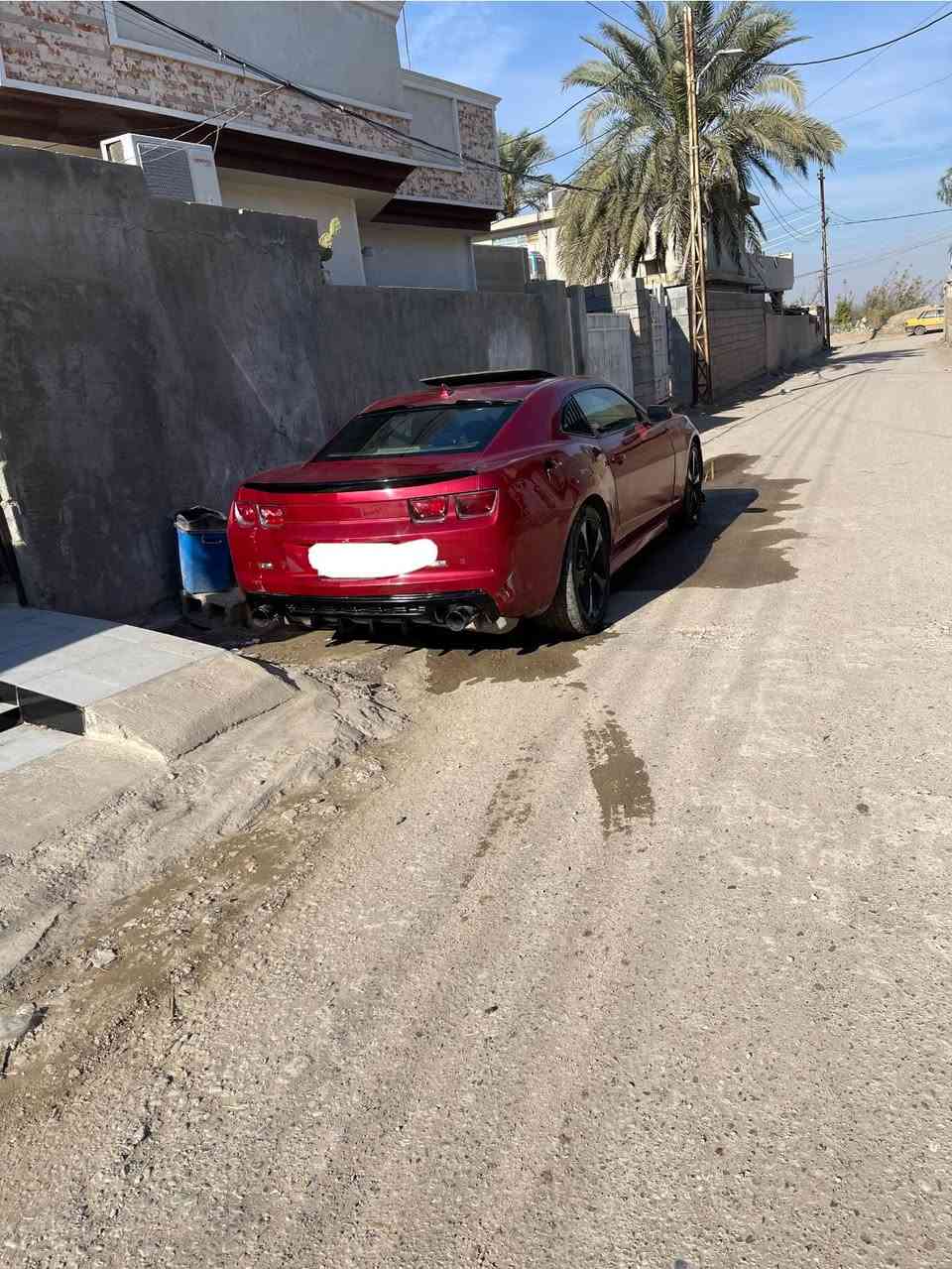 كمارو 2013 سياره نضيفه كير مكينه كهربائيات ميكانيك كله مكفول شرط مكينه بجيس  سياره فول موصفات كشن كهرباء تدفه كشانه تحكمات حساسات شاشه بيه قطع صبغ أبيع حزام شرط بدون دواخل  سياره خير من الله مكينه 6  سياره احله من صور سعر 87 وبيها مجال بسيط بكاني ديالى جديده شط. ***********
