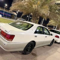 تويوتا كراون • ياباني • خاص
