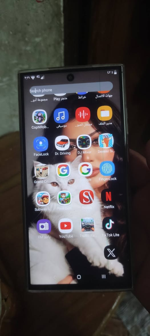 جهاز شبيه 25 الترا مال امزون ذاكره 16 كيكا حقيقيه سعره 30 الف قفل
بس بي خط اخضر بصفحة الشاشة جدا رفيع ولا مأثر على اللمس 
مكاني كربلاء سيف سعد مقابل مأكولات النافورة ***********
