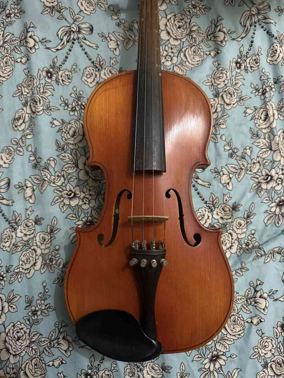 كمان ساسوكي ياباني قديم صوته من اروع ما يكون وكلش مستقر صناعة ١٩٨٠ 
السعر ٥٠٠ الف


**إذا كنت صاحب هذا الإعلان وتريد حذفه لأي سبب، رجاءا أرسل رسالة إلى الدعم الفني**