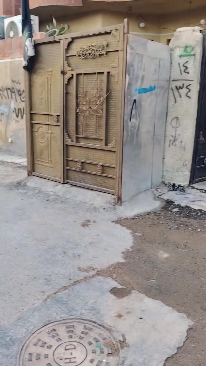 دار للبيع مساحة ١٠٠ متر مقابل مدرسة المزايا فرع الصيدلية بناء حديث طابقين السعر ٥٨ مليون للإستفسار الاتصال على الرقم ***********

