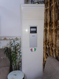 سبلت عمودي 3 طن على الفحص السعر 400 وبي مجال قليل للاستفسار 0770572848...