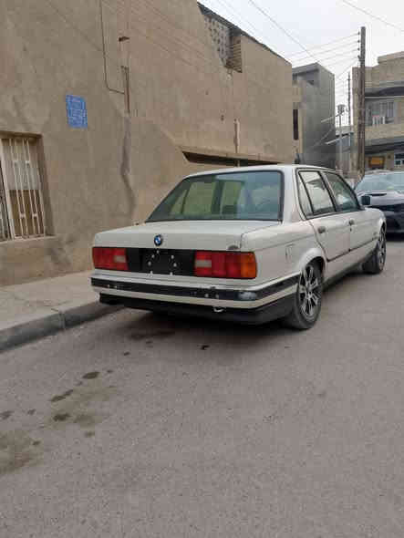 سلام عليكم 
للبيع زعرة موديل 90 
مكينه 27 مفتوح 
كير عادي رقم بغداد 
تبريد شغال ثلج صدر جديد 
نقصها اكسل وترتيب لداخل السياره بدون حادث وخياس 
مكاني بغداد السعر 40 وبيها. مجال 
***********
