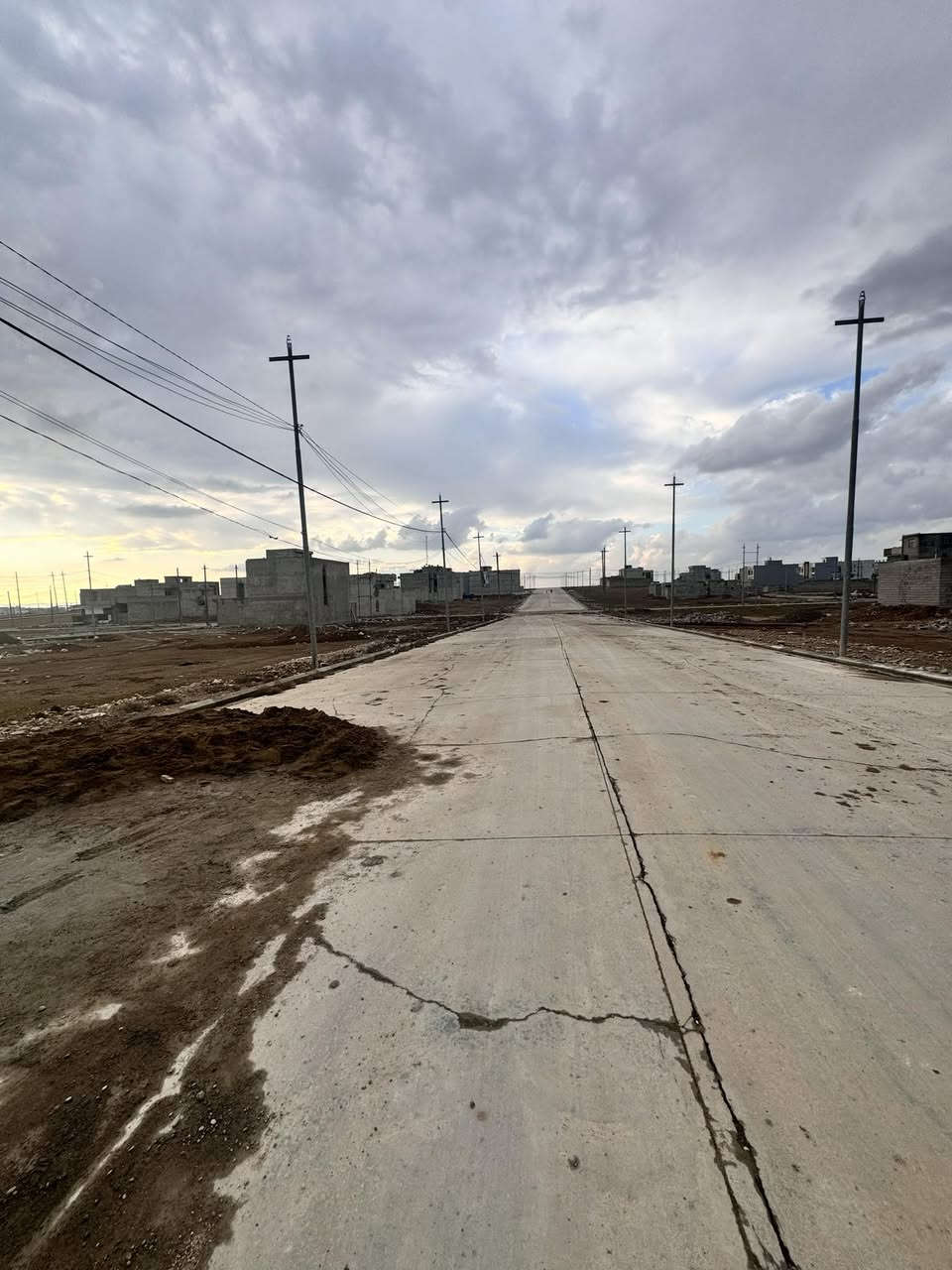 ارض للبيع التربيه الثالثه 
٣٠٠ متر على شارع ٢٠ 
رقم الارض ٣٢٤ من الشرعي ***********
