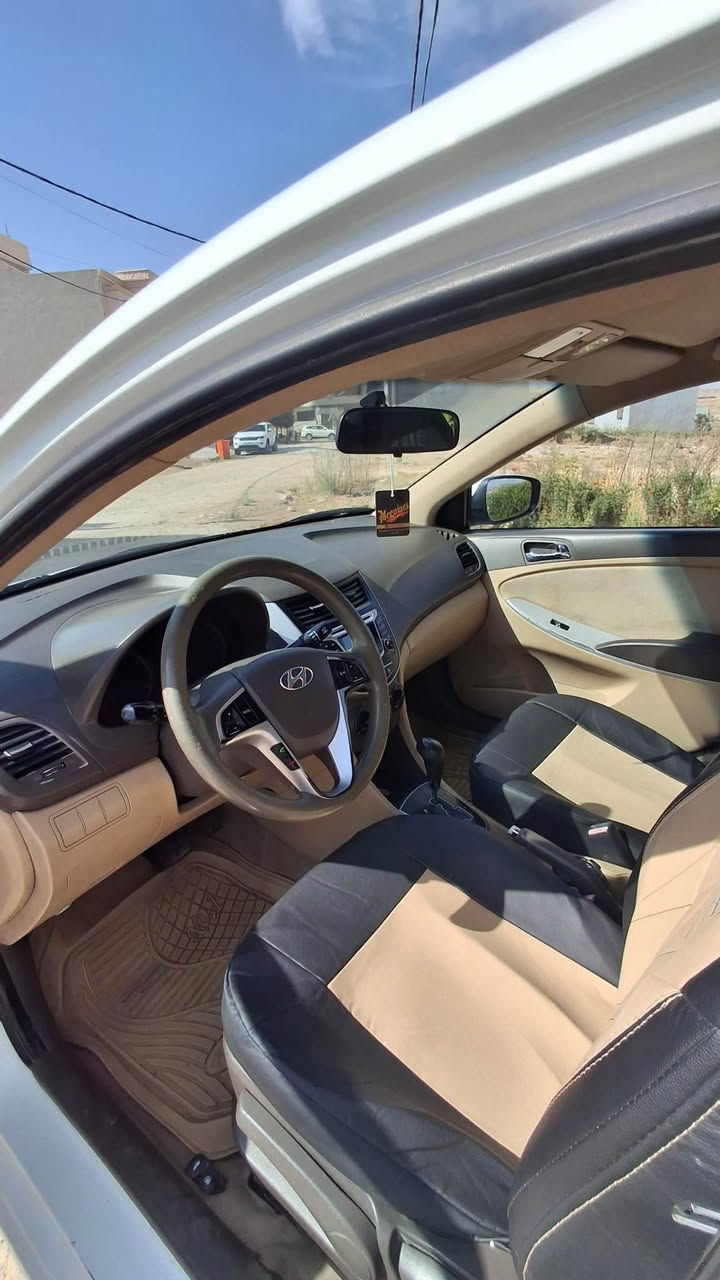 هونداي اكسنت 2012 
مه كينه 1.6 مه رغوب 
گێرئوتوماتیک گێر و مەکینە بشەرت و نەڤەبوینە
  بێ سبوخ 1 تەعدیل یاهەی 
173 هزار کیلومەترا یاچوی ئێک دەستە 
660 هزار ژی خرامە یێل سەر دێ ژبەر سەعرێ هێنە خار
 سعر ژی ١٠٨ وەرەقە و مەجال

0751 118 3412 دهوك, العراق
