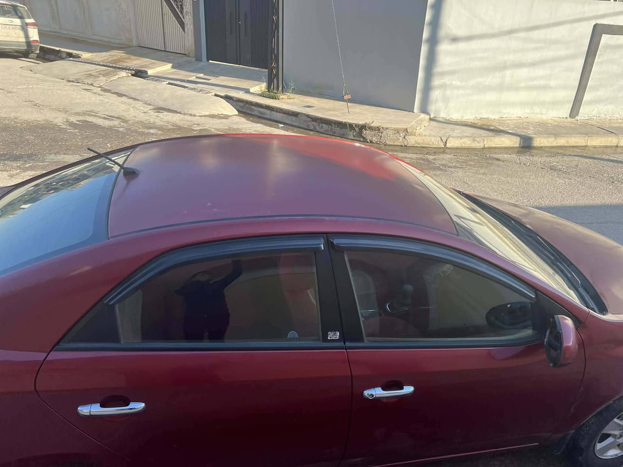 السلام عليكم...
بيع مستعجل...
كيا سيراتو موديل ٢٠١٢ رقم اربيل دولي باسمي سنوية مو ساقطة كوبون ماستر تبادل بيها تقحيل في السقف والبونيد ويها تكحيل مقدار شبر في الجاملغ الخلفي  بيها بارد جاملغ امامي
( بدون صبغ ) السيارة ادامه مستمرة على ايد وحده باتري جديد تايرات جدد السعر مناسب ٨٧ و مجال بسيط مكان السيارة الموصل حي الميثاق 
.. مكلف بالنشر ..
رقم صاحب السيارة *********** واتس
