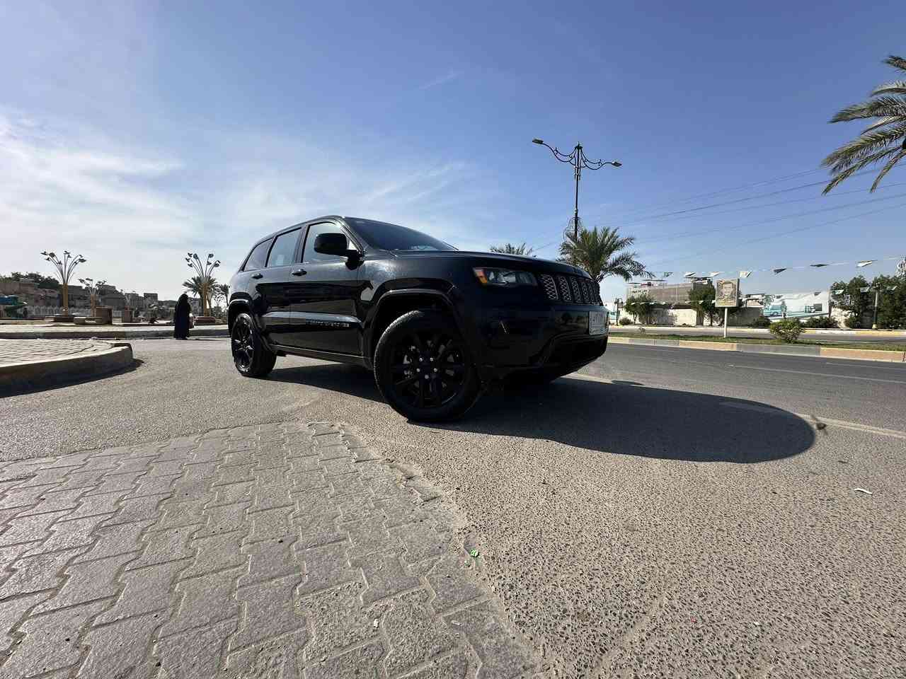 السلام عليكم
للبيع جيب بلاك توب 
موديل 22 (Black top)
الون أسود الماع 
ماشيه ￼ 35 ميل 
موصفات 
شاشة كبيرة car play (inch 8.4)
كشنات شاموا وجلد +كهربائي
+مقاعد أماميه تدفئة( هيتر )
+رادار جوانب +أوتو ستوب 
صندوق كهربائي 
3 انضمه قيادة  eco+ normal+) sport)
حادث بنيد ودعاميه .ايرباك دشبول و دركه فقط صورة الحادث ***********
