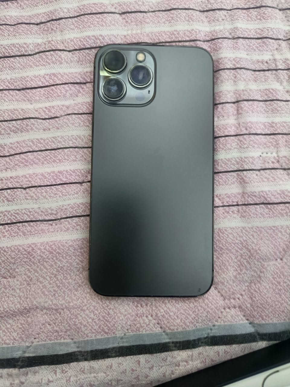 السلام عليكم للبيع13 برو ماكس 
دبل سيم كارت كارتونه مطابقه ذاكره256 
بطاريه 100مبدله ومبدل شاشه السعر 525 وبي مجال مكاني كربلاء حي العامل  مستعجل ع بيعتهه كلش***********
