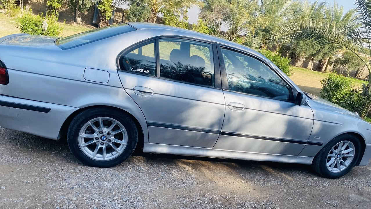 صقر 2000لون سلفر رقم سليمانيه محرك 28 السياره بلاديه 
عد شبر ونص بلبنيد وتكدر تفحص وشوف بعينك لايت زنون عالي وناصي السياره عليها ادامه كامله كله شغلله مابيه اي نقص سنويه لل30 السياره باسمي السعر95 مجال للشراي  لاستفسار 
‭***********
