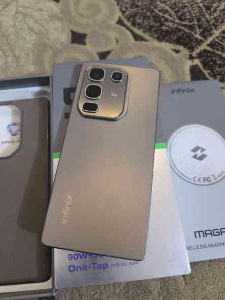 السلام عليكم
انفنكس نوت 50 برو

شاشة الوليد بتردد 144 هيرتز
ذاكرة 256 
بطاريه 5200 ملي امبير

شحن سريع 90 واط
الجهاز نضيف جدا وجديد كامل الملحقات 
السعر 260 الشراي خاص او يتصل ***********
