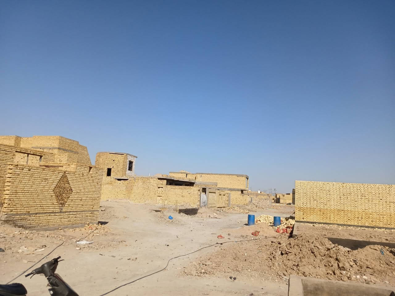 السلام عليكم قطعه لبيع مساحته 150 ابحي المالكي زراعي رقم الستفسار  ***********
