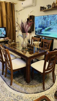 ميز طعام خشب طبيعي زان 5 مقاعد سعر 370 شبه جديد عنوان البنوك تواصل 078...