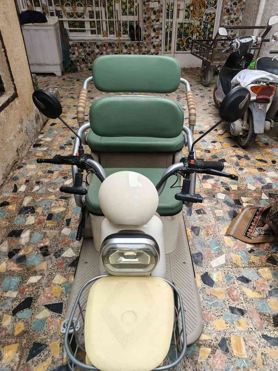 سلام عليكم  دراجه شحن لذوي الاحتياجات الخاصه جديده بمعنى الكلمه  سعر950 العنوان مدينه الصدر هاتف ***********
