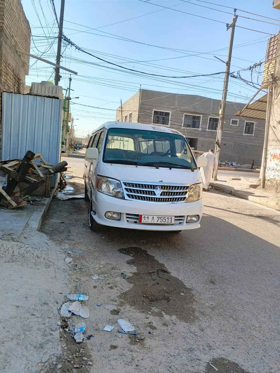 السلام عليكم كيا فتون موديل 9 سياره نظيفه جير جديد اكسنت جديد ماكينه جفته جديد سياره خير ما بيها اي نقص قبل الشارع كهربائيات كلها شغاله مو رقم بغداد الجديد غرامات ما عليها سياره من تجي تشوفها احلى من الصور كان السياره بغداد المدينه سعر اتصل***********
