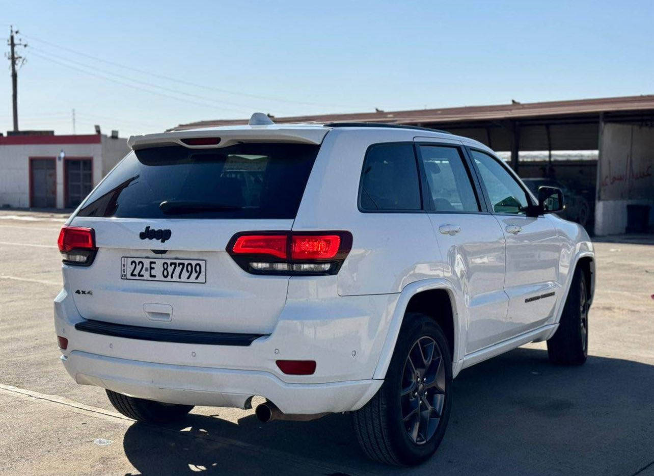 جيب كراند شيروكي لمتدد بلاك توب فول مواصفات 1/1 أمريكي
موديل 2021 محرك 3600 كشنات كهربائي سايق والصدر 
حساس امامي خلفي فتحتين بانوراما جنطه كهربائيه 
ويل 20 تشغيل عن بعد للاستفسار الاتصال ع رقم ***********
