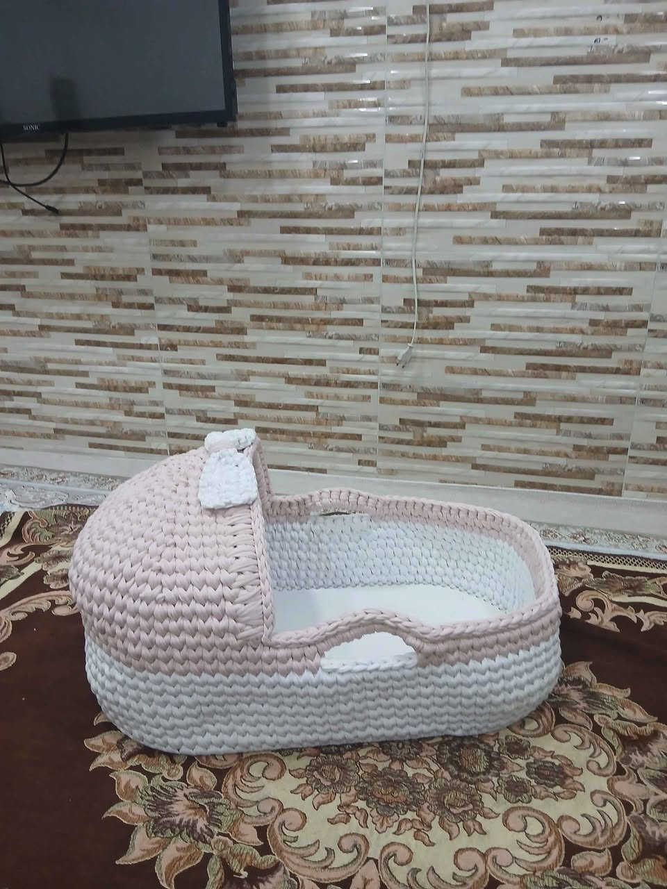 کاریکۆتی مناڵ ، دەسکردە زۆر تۆکمەیە ، زۆر کەشخەو جوانە 
خۆی زۆری تێچوە ئەوەی شارەزابێت دەزانێ سعریان 
بەڵام سعری ئێستای زۆر گونجاوە 
قفڵی 15 هەزارە بێمعامەلە
سلێمانی ، گەیاندن هەیە*********** السليمانية, العراق
