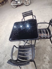 اميوزه • ٦ كراسي