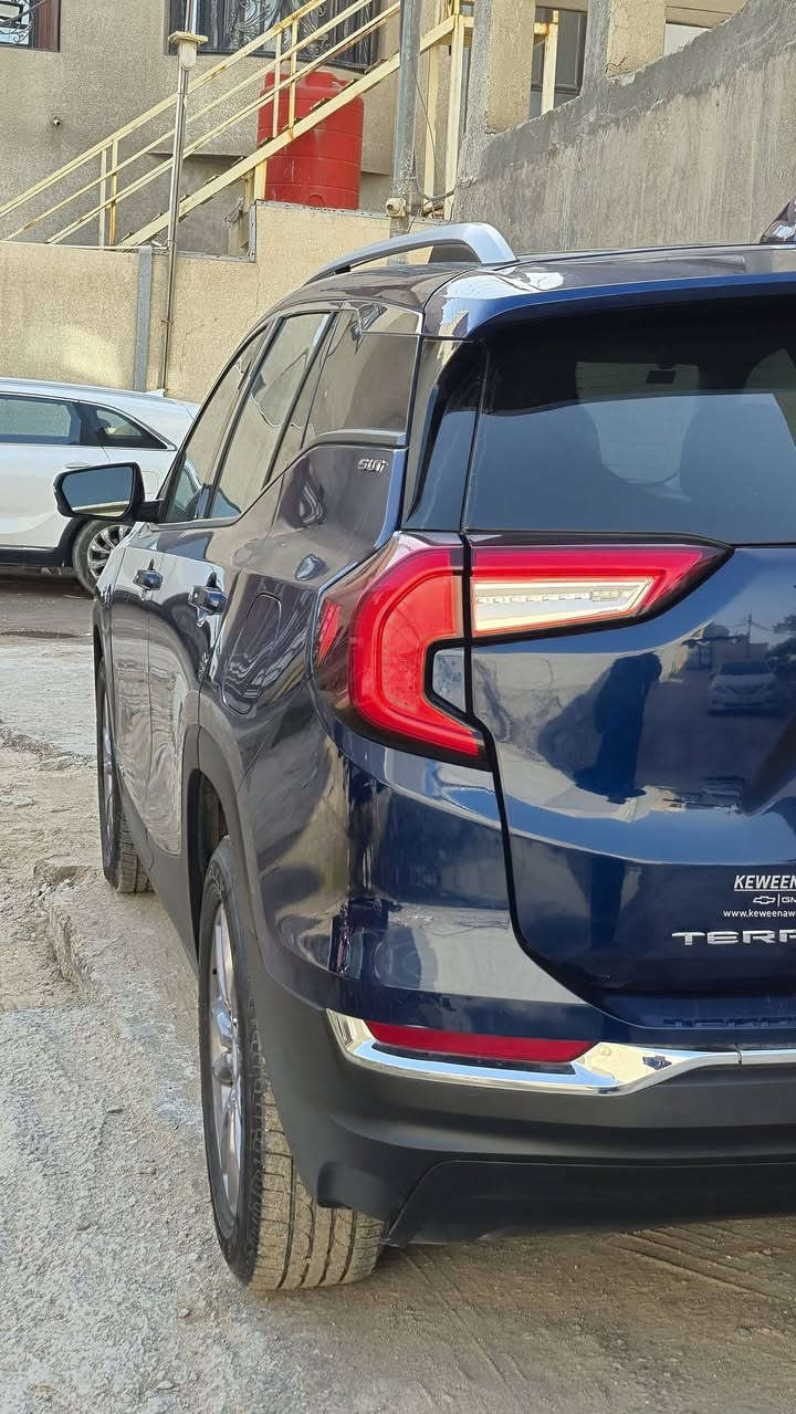 السلام عليكم
جي ام سي تيران ٢٠٢٣ للبيع مواصفات SLT
رقم بصرة باسمي مكينة كير كفالة
حادثها بارد بسيط بالبنيد فقط ماشية ٧٢الف كيلو متر و ليس ميل 
قطعتين تبريد
بصمة تشغيل و ابواب 
باب جنطة كهربائي 
 ٣ وضعيات قيادة 
تو ويل
فور ويل 
اوف رود
تحكمات ستيرن و مثبت سرعة
شاشة جبيرة تدعم كار بلي و اندرويد اوتو لاسلكي
رادار امامي
السعر ١٨٧$ و بيها مجال 
***********
