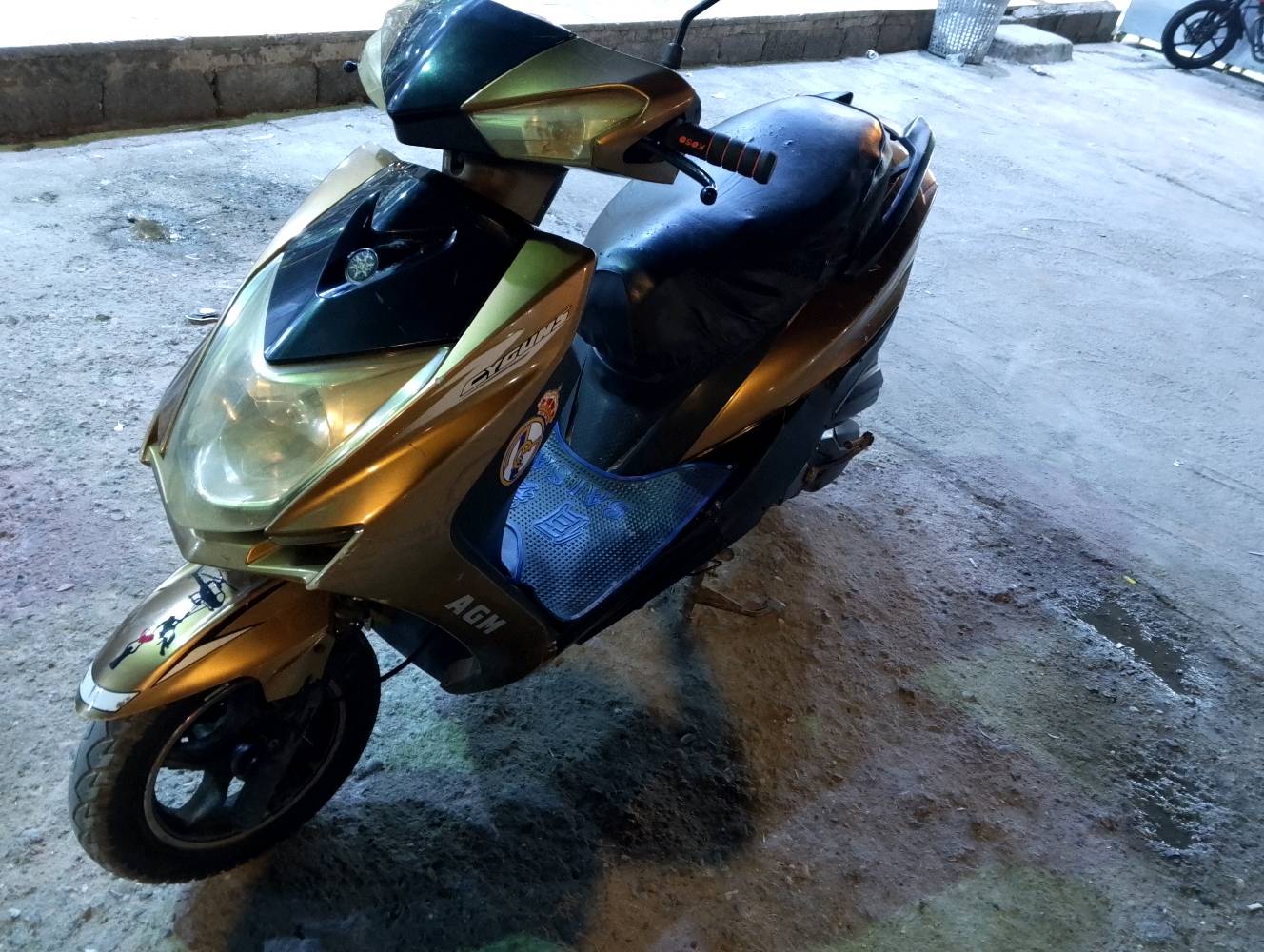 دراجه سكنس تايوان موديل 2020 لون ذهبي كهربائيات كلها شغاله اشاير سلف لايت عالي ناصي ورماش سكن خلفي امامي سطاب كلهن شغالات گيج بانزين وكيلو متر شغال باتري جديد محرك مفتوح مرة وحدة مجفت على أيدي نگرة سلف شلعة تاكل الگاع دراجه مالت بيت مرتبه دبلاتها حلوه كابريتر بلادي كفرات مختمه ختم واحد البصره 5 ميل ه‍ *********** السعر 300
