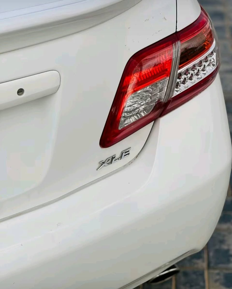 كامري 2010 أمريكي فوول مواصفات رقم سليمانية محرك 6 سلندر طيارة كير 6 سرعات مكفولة كفالة عامة بس بيها مكانات بارد زغار كير ومحرك كفالة بعدهن لوك جديد لا تنقيص لا تبخير بصمة تشغيل السيارة احله من الصور مكانها الرمادي السعر 138 ورقة ***********
