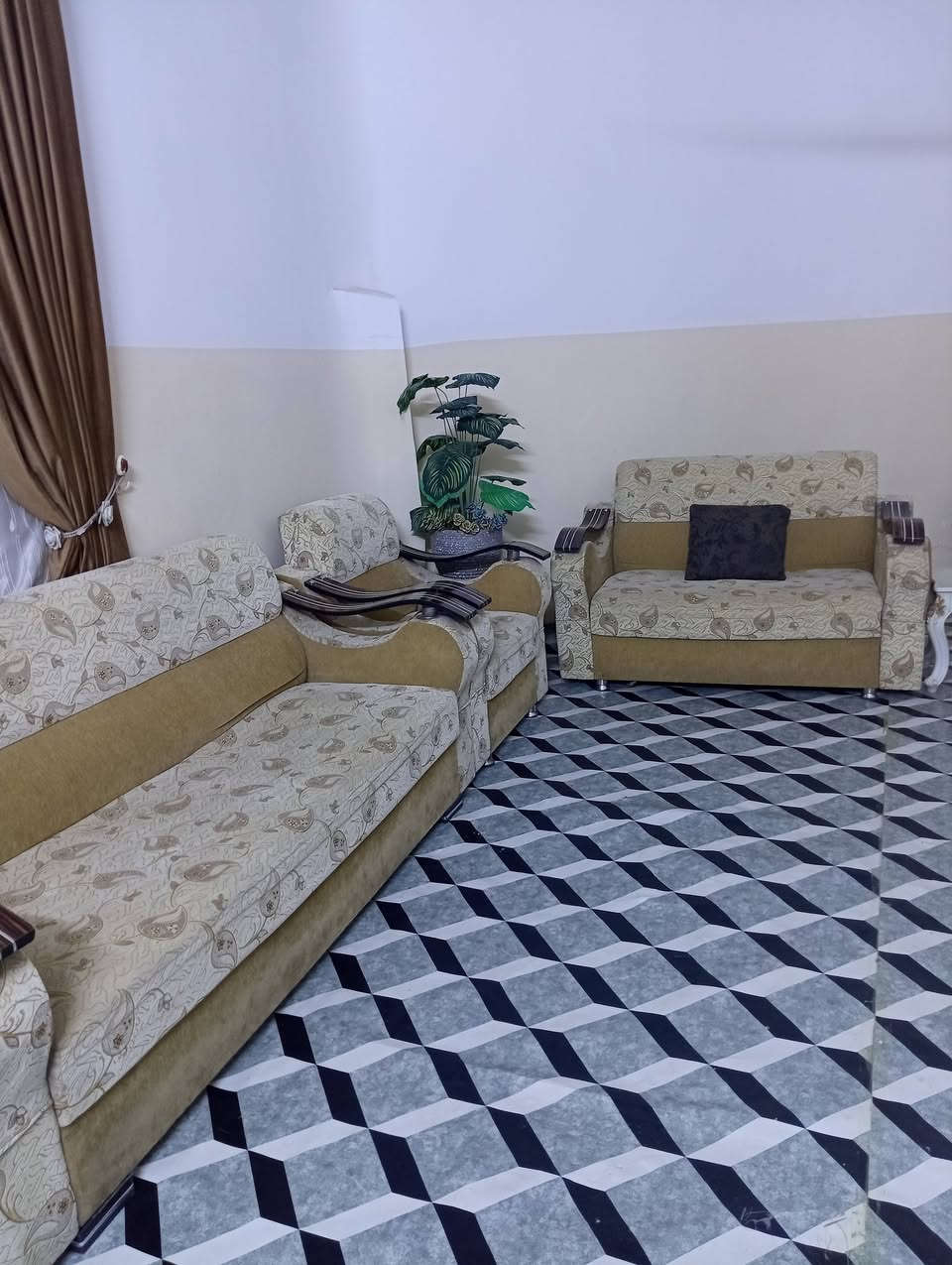 تخم نضيف 10مقاعد السعرر 200


**إذا كنت صاحب هذا الإعلان وتريد حذفه لأي سبب، رجاءا أرسل رسالة إلى الدعم الفني**