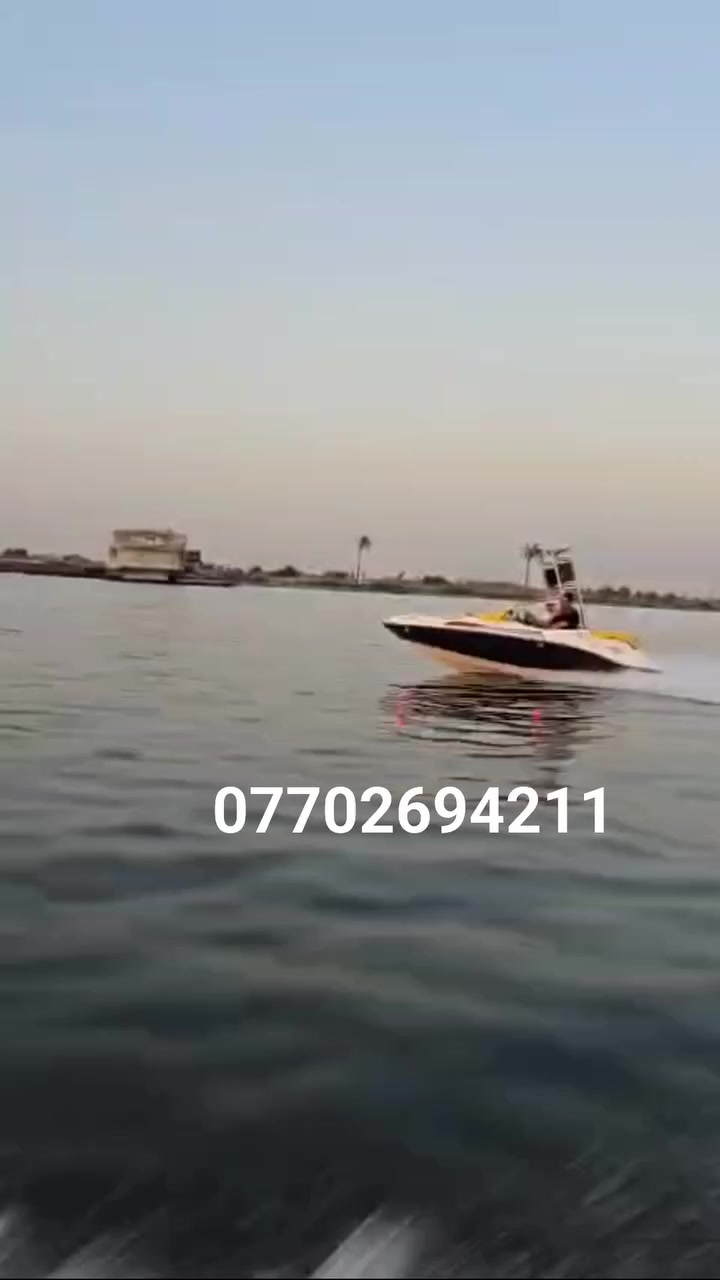 السلام عليكم.. للبيع جت بوت سيدو سوبر جارج نظيف جدا جدا .. اناره داخليه وخارجيه .. مضخم صوت بلوتوث .. سبايدر درج خلفي للسباحه .. البك شغال .. وياه عربانه اصليه مع جادر كامل .. 
السعر 85 ورقه ..الاتصال ***********
