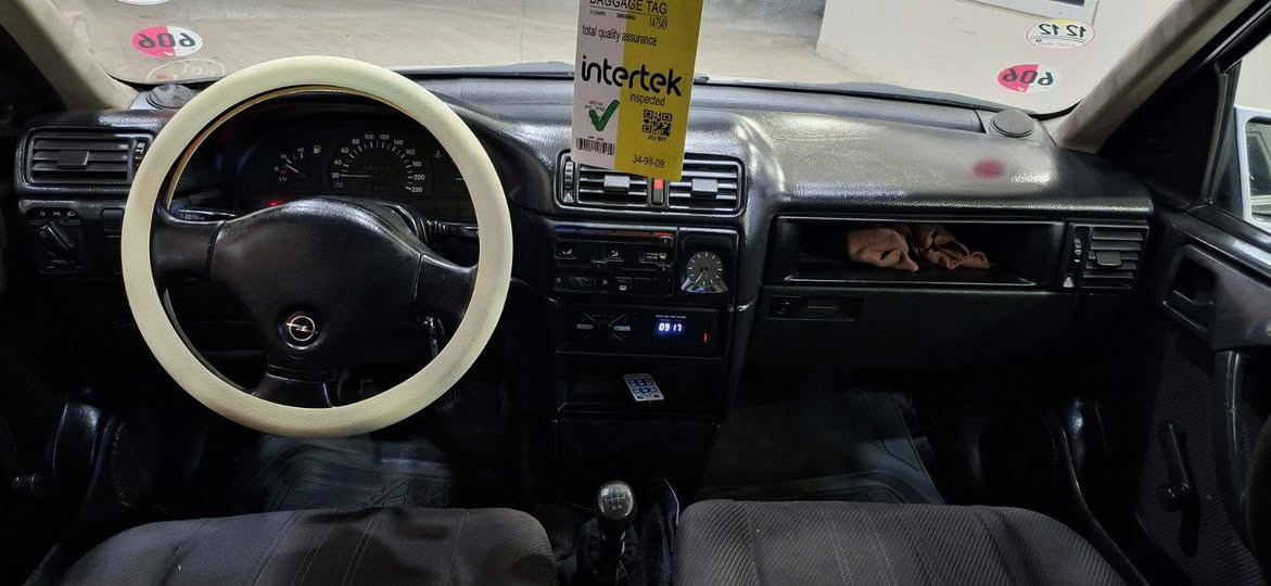 ***********==***********
شوێن  چم چە ماڵ نرخ ٥٥ گە ڵا
کۆبۆن بە نزینی لە گە ڵە
اۆپڵ مۆدێل ٩٢ مە کینە ١٨ گێڕ عادی
بێ سبوخ بێ خیاس  هیلال ودۆسە بیلادی کامل سە یارە کە لە سە ربیلادە
تاقانە یە لە جوانی
گێڕومە کینە وتاقم پێش بیلادیە
سە نە وی تازە یە تا ٢٠٢٨
سڵایتە         استوپ ایبی اس
دە رگا مرکزی
ماڵدۆستو  بێ عە یب شمشمل, السليمانية
