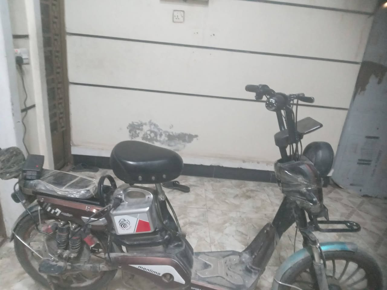 سلام عليكم دراجه شحن من شركت صقور العراق موديل ٢٠٢٥ اربع بطاريات شغاله وتمشي وحلوه بي لبريك لخلفي يرادله تبديل سعره 10 الف تشغيل بصمه فقطط مكاني دوره سعر ٢٠٠ للتواصل *********** موجود على هاذ رقم واتس اب
