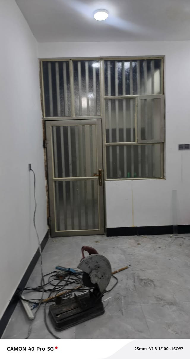 سيد حيدر للزجاج والمرايه يتوفر لدينه جميع انواع الزجاج والوجهات 10 ملم وعمل الالمنيوم وال ببسي  في النجف الاشرف وبانسب الاسعار الجمله الرقم الاول ***********
الرقم الثاني *********** «تم تنفيذ هاذه العمل بايادي كوادر محترفه »
