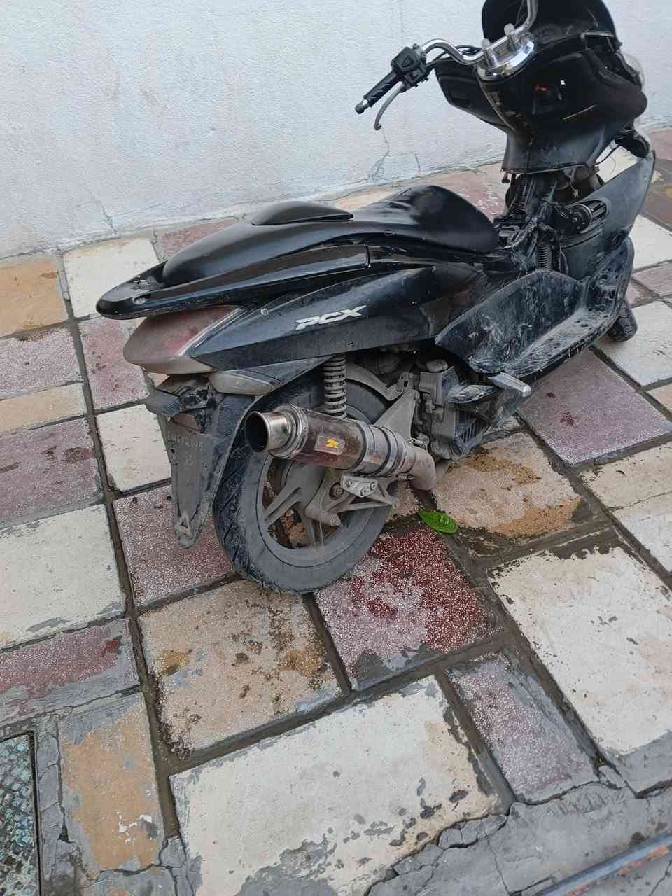 بي سي اكس ياباني 125 محرك كفالة كهربائيات نضيفة عوزها مجمجع مكسور بيها حادث بل بجم مماثر ع اي شي سعرها700قفلل اخوان الي ميشتري ليكعد يعامل ويخابر ممتواجد ع النت شراي اتصل ع رقم***********عنواني مشتل شارع مطبك
