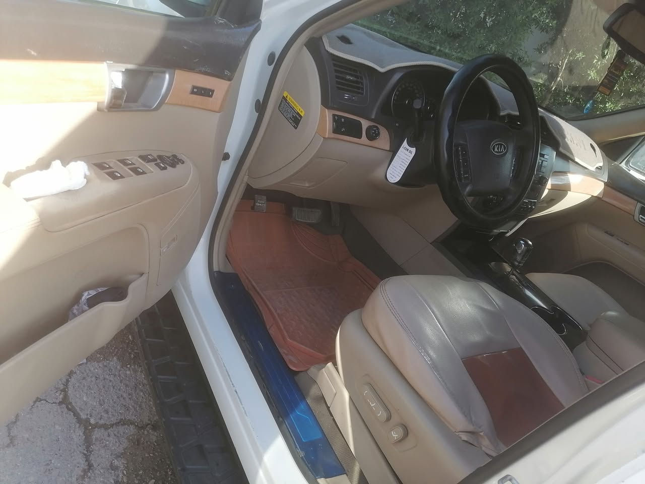 كيا مهافي موديل ٢٠١٠ خليجي فول مواصفات بيه طخه بسيطه بركن الجاملغ الامامي الايسر اربع اصابع انصبغ رقم بغداد السعر ١٣٢ $
رقم الهاتف ***********
ماجاوب على التعليقات
