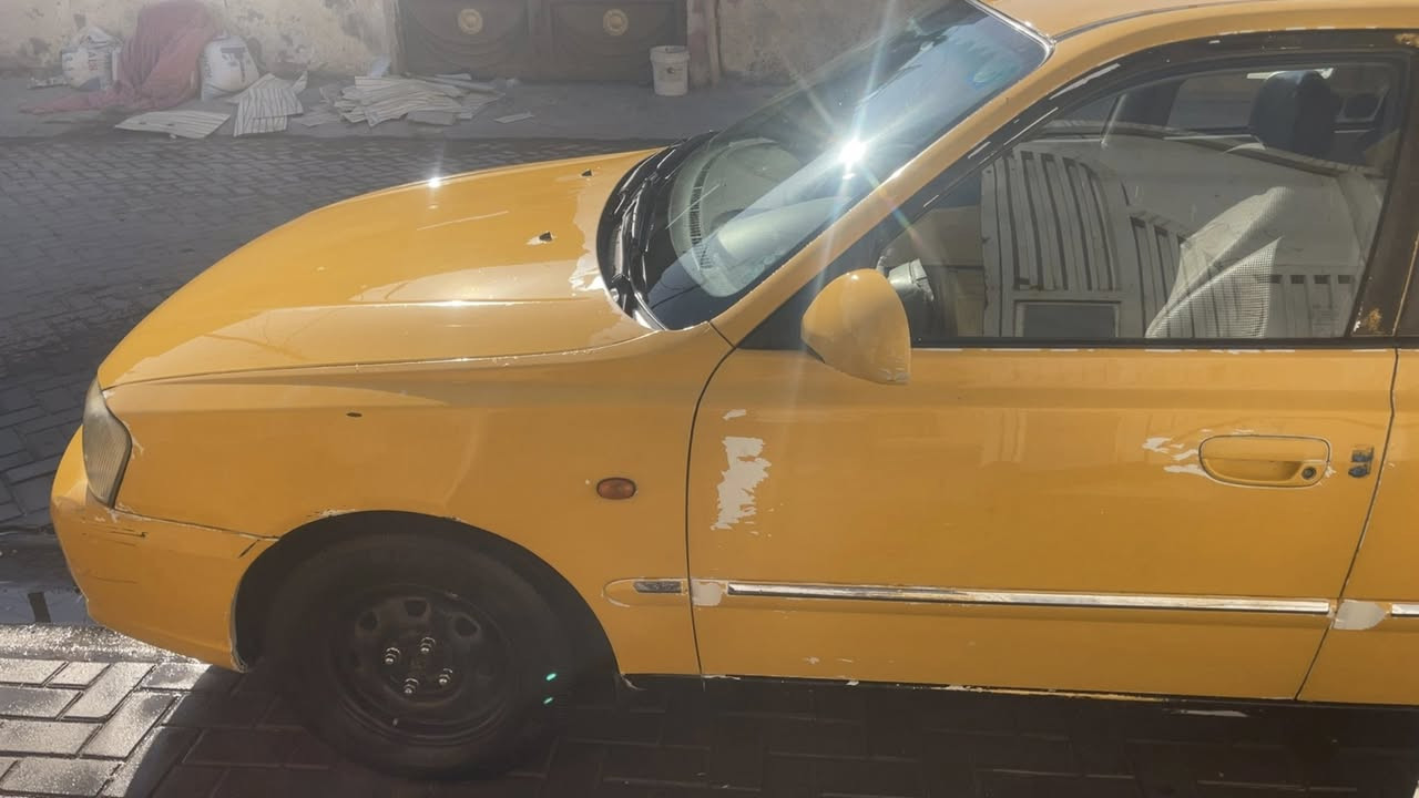 فيرنا 2015
سنوية جديد 
مابيها اي ضربة
السيارة بسمي تحويل ثاني يوم 
كير ومكينة كفالة عامة 
تدفئة و تبريد ثلج 
صدر امامي خلفي جديد 
ما تصرف عليهة ربع دينار 
السعر85$  وبيهة مجال

بغداد ***********
